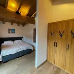 Chalet Modern In Near Area